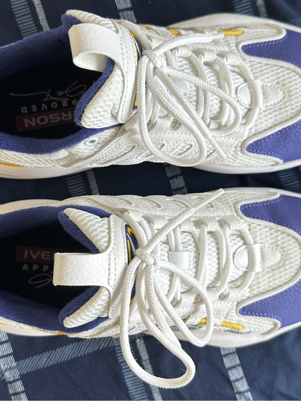 Reebok White Navy and Yellow Retro Running Shoes Size 9 (men’s) - Picture 2 of 6